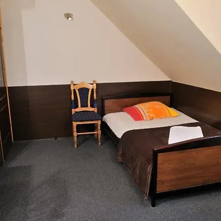 Dworek Staropolski Hotel *