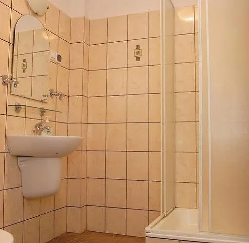 Hotel Dworek Staropolski *