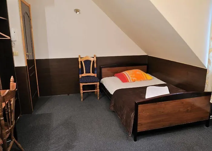 Dworek Staropolski Hotel *